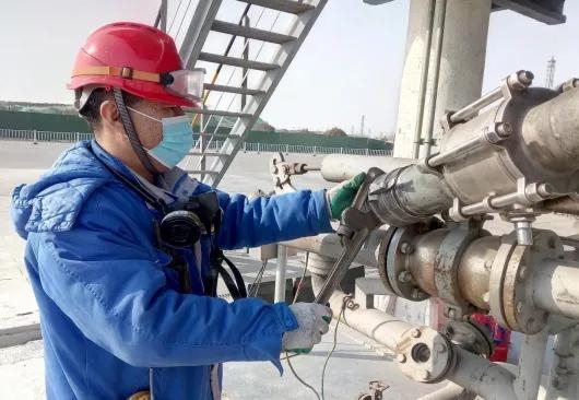 【春节我在岗】保税罐区车间：坚守岗位干好本职工作-1.jpg