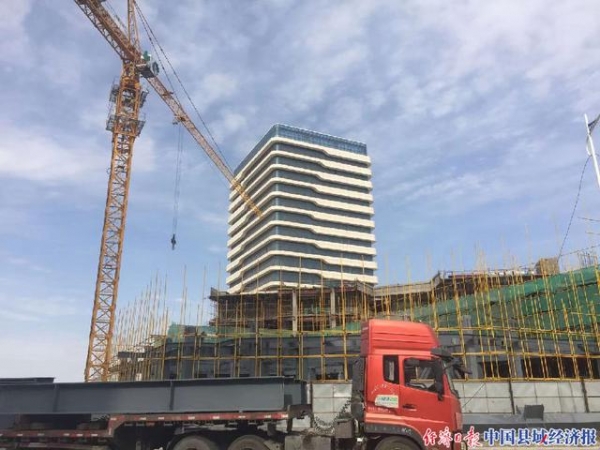 农发行新疆分行助力乌鲁木齐首家综合保税区建设-1.jpg