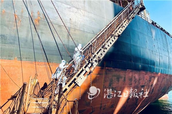 湛江海关筑牢“外防输入”安全防线-1.jpg