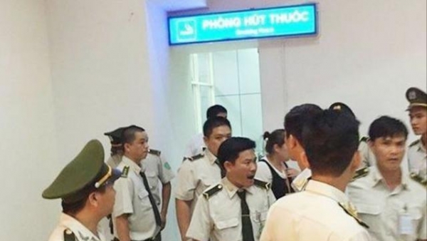 不给小费就扣护照？越南海关无理行为遭谴责，中国大使馆发声了-3.jpg