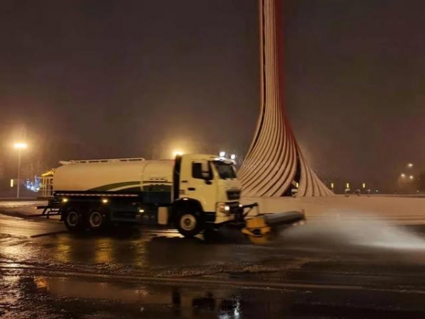 应对大雪 保税区连夜行动-4.jpg