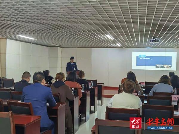 青岛保税港区税务局：积极做好机动车发票使用政策宣传-1.jpg