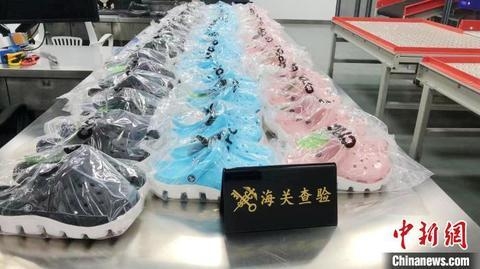 南宁海关在跨境电商渠道查获侵权品牌商标产品800件-1.jpg