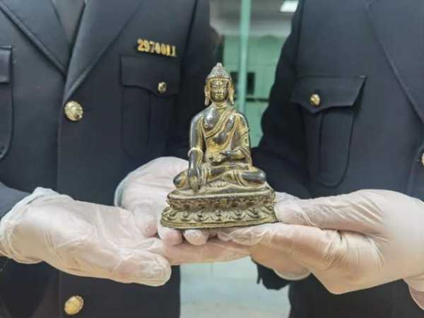 海关拦下一个女装快件！里面竟是清代龙袍，价值15万-5.jpg