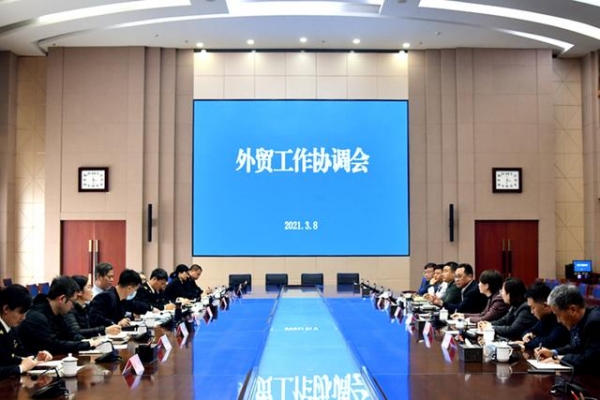省商务厅、太原海关在山西综改示范区现场办公解决企业发展问题-1.jpg