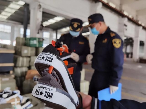 一双也别想逃过-3.jpg