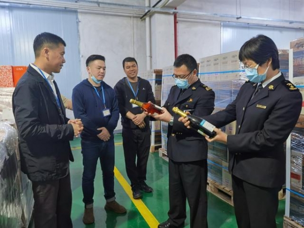 广州海关最新数据：72个保税仓库一年进出口值355.56亿元-2.jpg