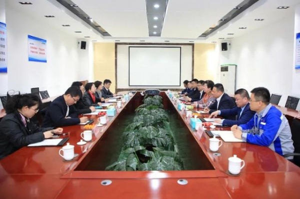 济南海关关长赵儒霞一行莅临晨鸣集团考察调研-2.jpg