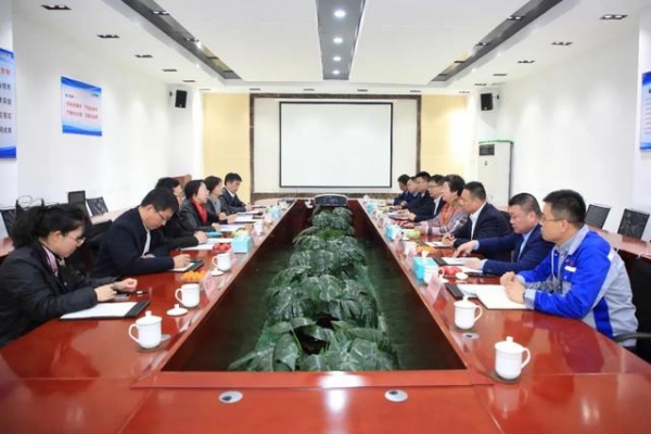 济南海关关长赵儒霞一行莅临晨鸣集团考察调研-2.jpg