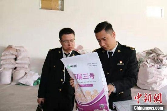 「中央媒体看甘肃」甘肃外贸实现“开门红”对“一带一路”沿线国进出口倍增-1.jpg