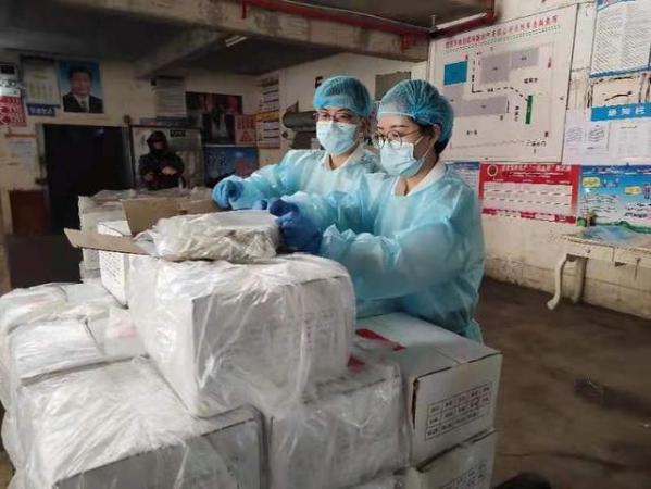 湛江海关销毁罚没冻虾及冻虾仁123.86吨-1.jpg