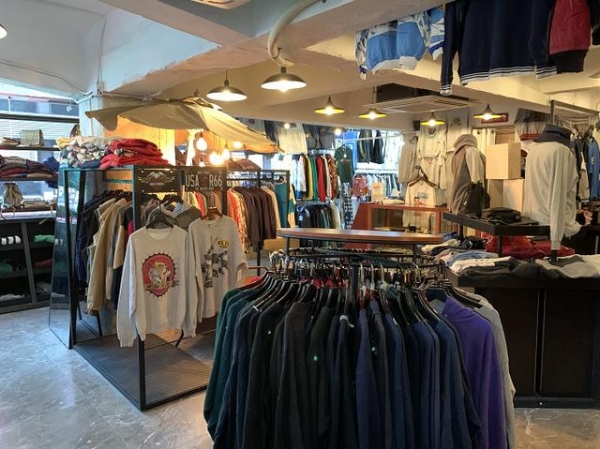 香港海关首次侦破涉及冒牌古着案件-2.jpg