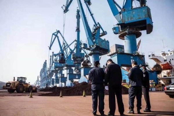 全国海关查扣数量最大的一批固体废物全部退运出境-1.jpg