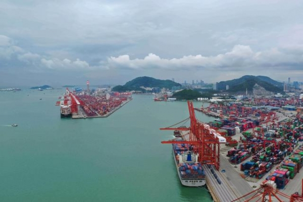 深圳海关全力推进建设“航道上的大湾区”，货物实现24小时运输不停歇-1.jpg