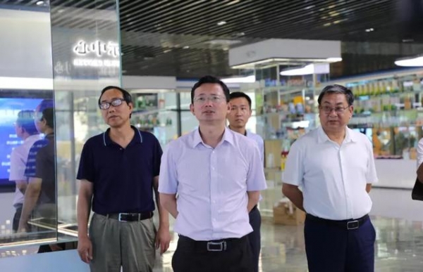 周军平到保税港区调研 为新型离岸国际贸易先行示范区挂牌做准备-2.jpg