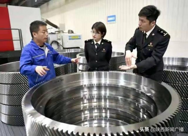 宝鸡海关提升通关效率稳外贸，全天候预约通关，5小时办结进口-2.jpg