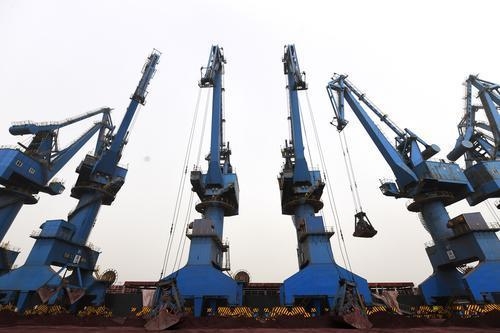 全部退运！中国海关查扣迄今最大宗“洋垃圾”，49.8万吨硫铁矿渣已全部装船离境-3.jpg