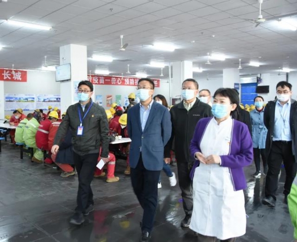 保税区：让党旗在疫苗接种一线高高飘扬-3.jpg