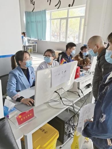 保税区：让党旗在疫苗接种一线高高飘扬-8.jpg