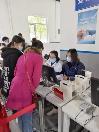 保税区：让党旗在疫苗接种一线高高飘扬-9.jpg