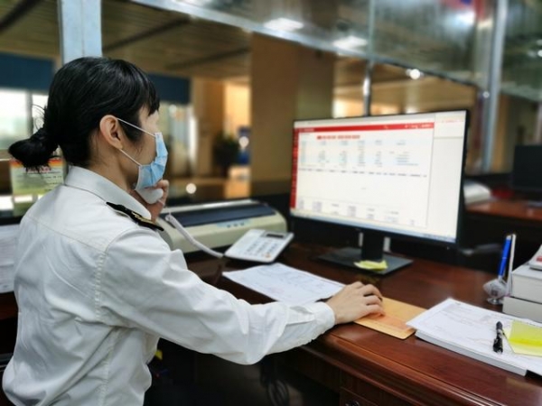 湛江霞海海关高效验放进口化肥，助力春耕生产-1.jpg