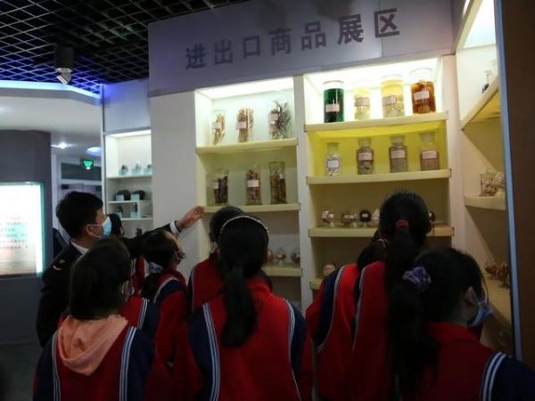国门生物安全一起守护-29.jpg