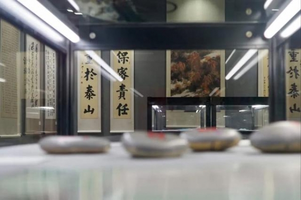 党旗飘扬保密护航 海关总署举办为期一周的“庆祝中国共产党成立100周年海关保密宣传教育作品展”-3.jpg