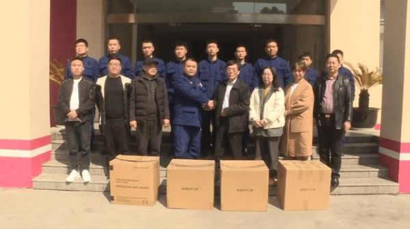 CCTV《聚焦中国品牌》走进张家港保税区豫东国际贸易有限公司-9.jpg