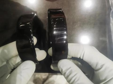 男子入境行李箱显示异常，海关查获脸盆大鳖壳和砗磲手镯-3.jpg