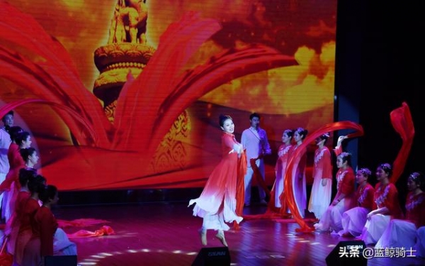 天津港保税区文化体育艺术节上的才艺展演-3.jpg