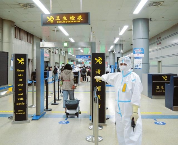 太原海关从严从细做好入境航班卫生检疫-1.jpg
