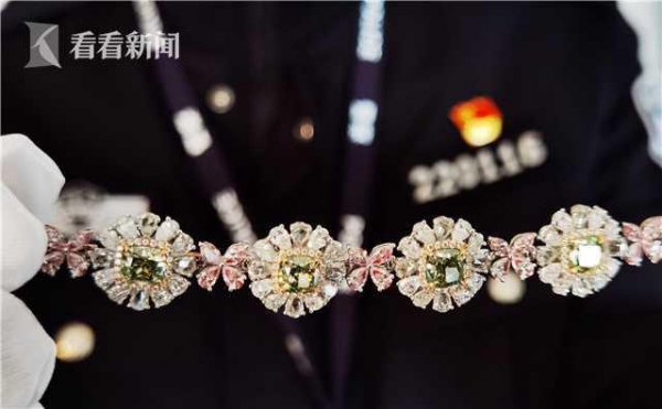 上海海关专项行动 快递走私钻石超4000万-4.jpg