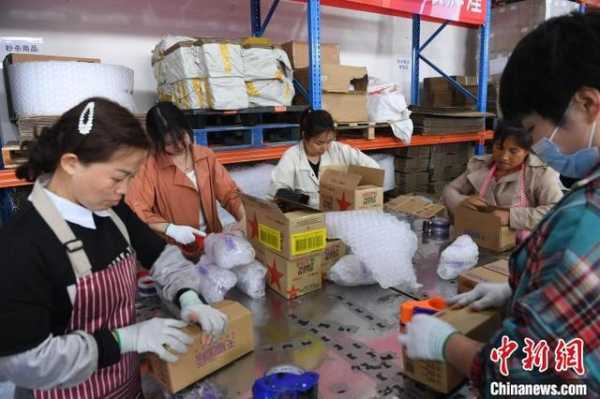 重庆西永保税仓跨境商品销售持续向好-5.jpg