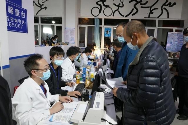 保税区金发疫苗接种点见闻：“你们笑起来真好看！”-6.jpg
