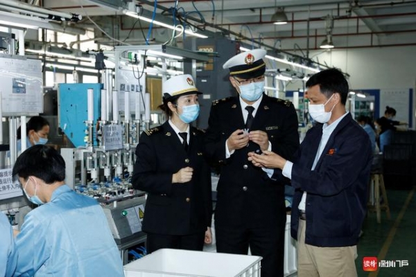 深圳一季度外贸数据公布 进出口同比增长超三成-1.jpg
