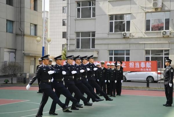 白山边境管理支队联合白山海关举办“学党史、强党性、守初心、担使命”主题党日活动-4.jpg