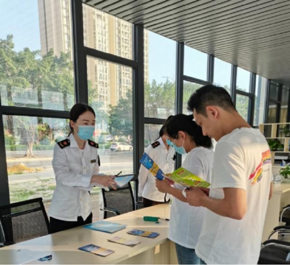 综合保税区市场监管局开展2021年全国知识产权宣传周活动-3.jpg