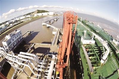 浙江自贸试验区保税燃油直供量领跑全国-1.jpg