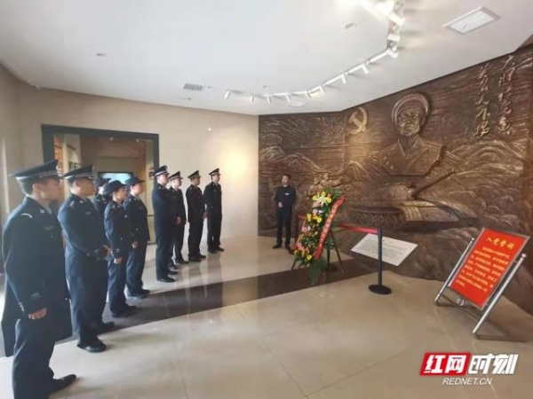 长沙海关缉私局开展“五四”主题团日活动-2.jpg