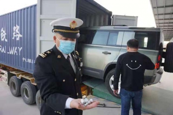 兰州新区综合保税区首次开展进口汽车整车入区保税仓储业务-1.jpg