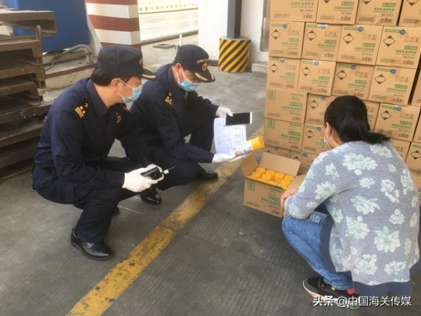 广州海关查获2.16万支易燃手喷漆-1.jpg