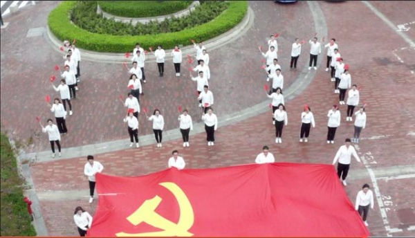 临港控股《少年》快闪上线！-2.jpg