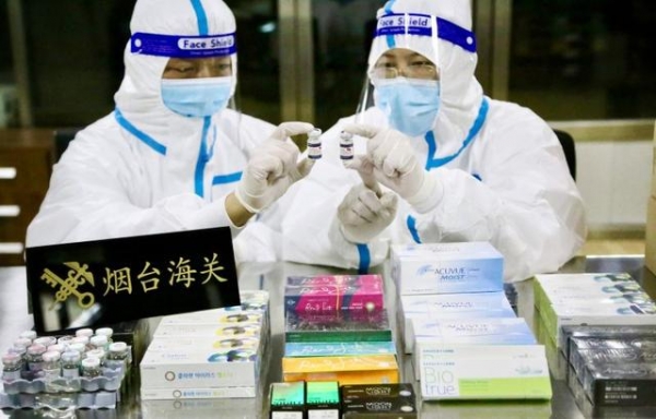 无中文标识及说明 2536片邮寄入境美瞳被海关暂扣-1.jpg