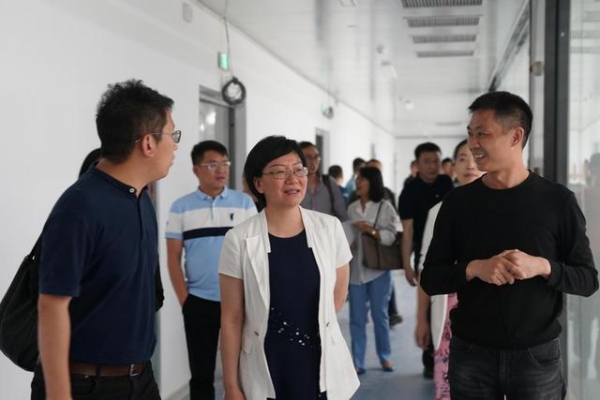 云南省商务厅领导到昆明高新区马金铺片区对加工贸易企业、园区外资外贸工作进行进行现场调研-2.jpg