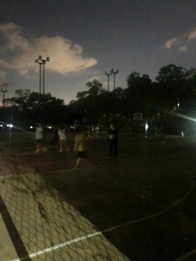 摸黑锻炼，深圳福田保税区的孩子们不容易-3.jpg