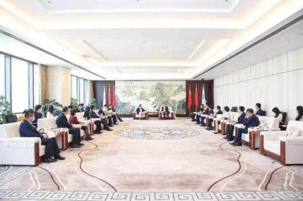 郑学选与中国进出口银行行长吴富林会谈-2.jpg
