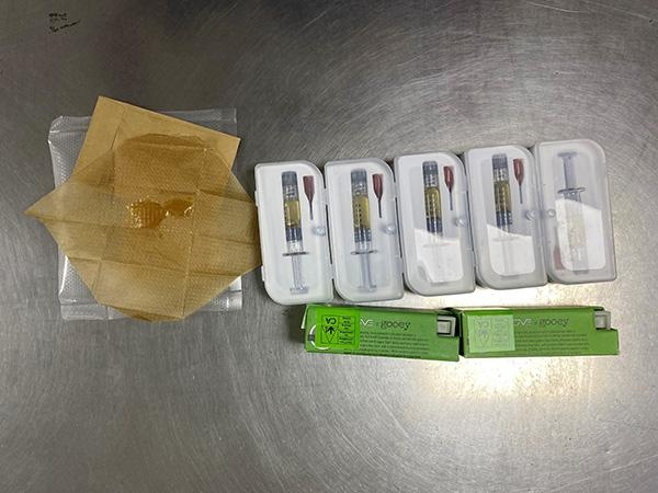 上海海关查获10件走私大麻制品，申报名为“手机配件”-1.jpg